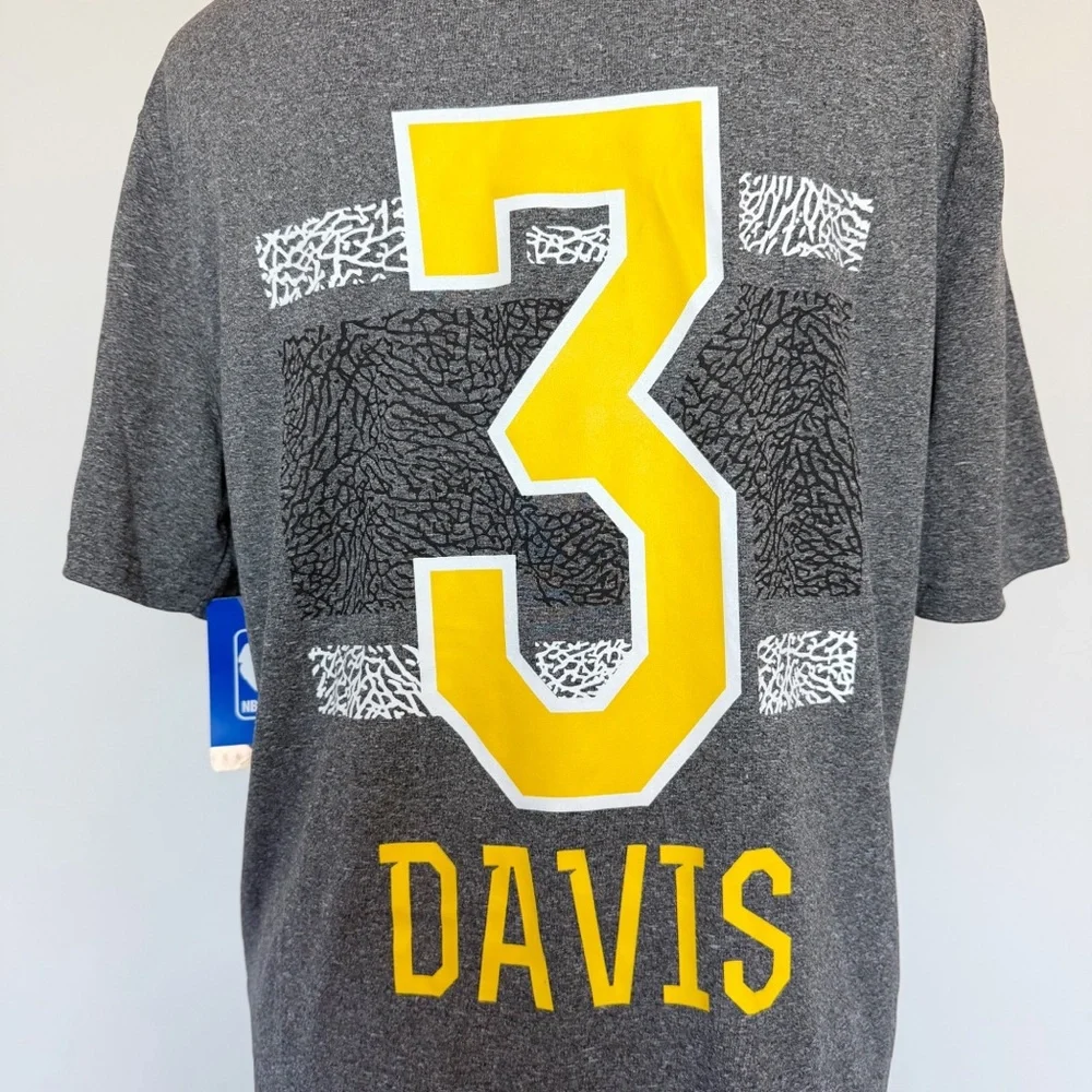 LA Los Angeles Lakers Anthony Davis T-Shirt Mens Size Medium Shirt NBA Fan Gear